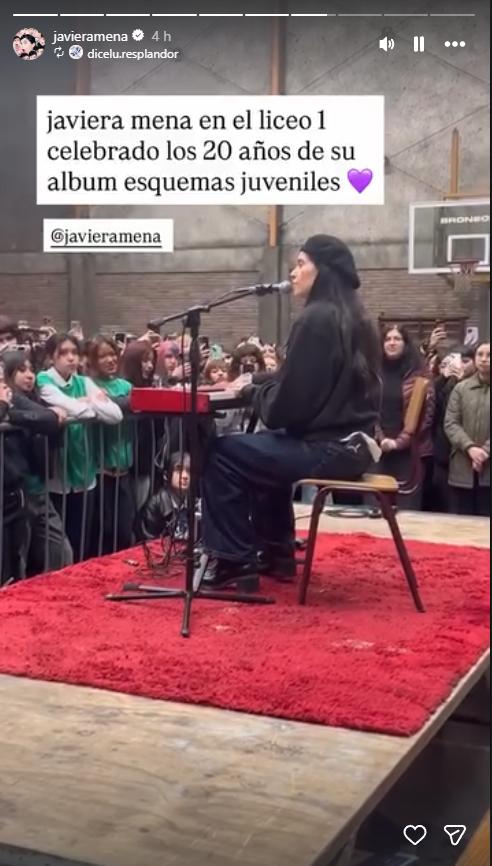 Javiera Mena sorprendió con su visita a dos emblemáticos liceos | Crédito: Instagram @javieramena