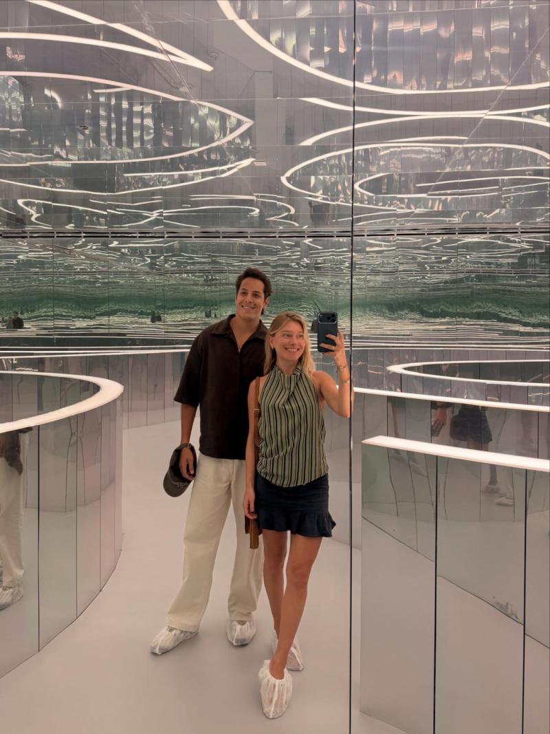 Máximo Bolocco junto a Karen Blau | Crédito: Instagram @maximobolocco