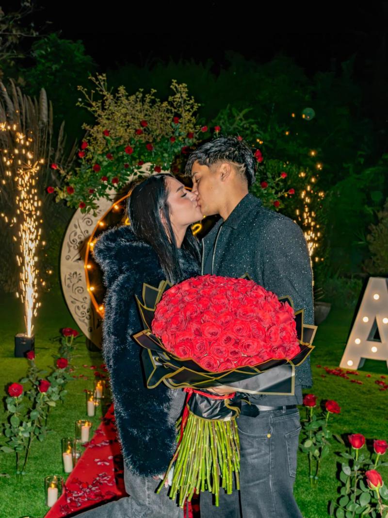 Así fue la romántica propuesta de pololeo de Alonso y Macarena | Crédito: Instagram @propuestasdematrimonio.cl