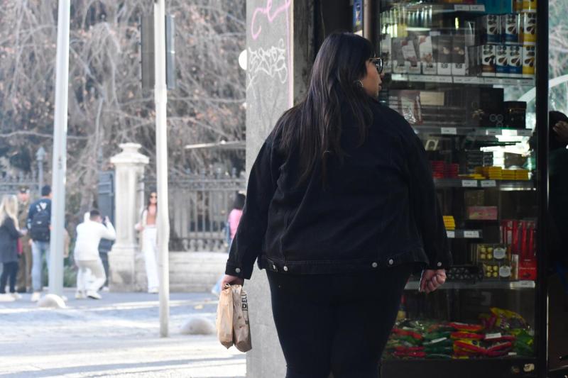 Mujer con sobrepeso / obesidad / Agencia UNO