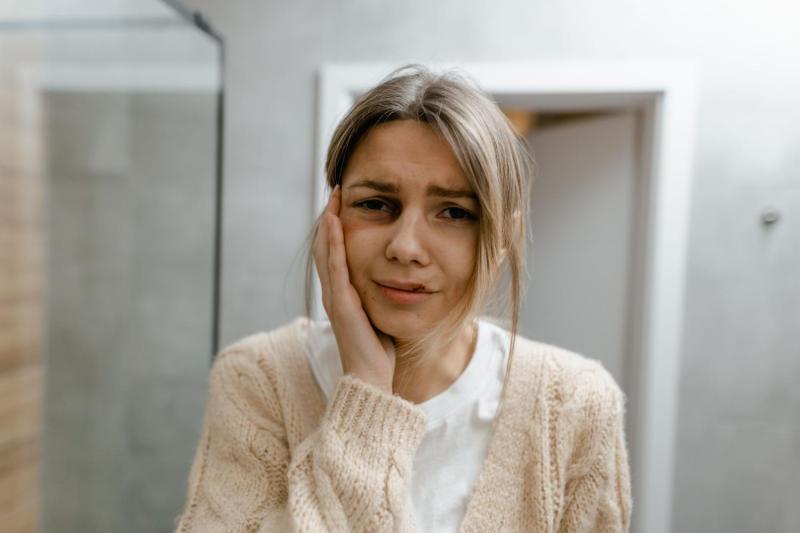 Bruxismo de vigilia, de sueño y salud gingival / Pexels