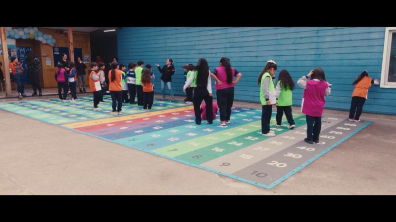 Patio Matemático de colegio en Reinaico / 13C