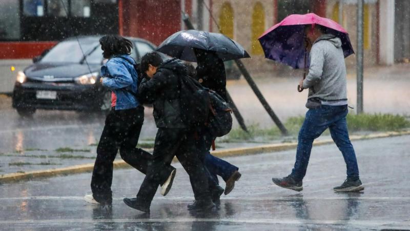 Declaran Alerta Roja en la Región Metropolitana por intensas lluvias - Créditos: Agencia Uno