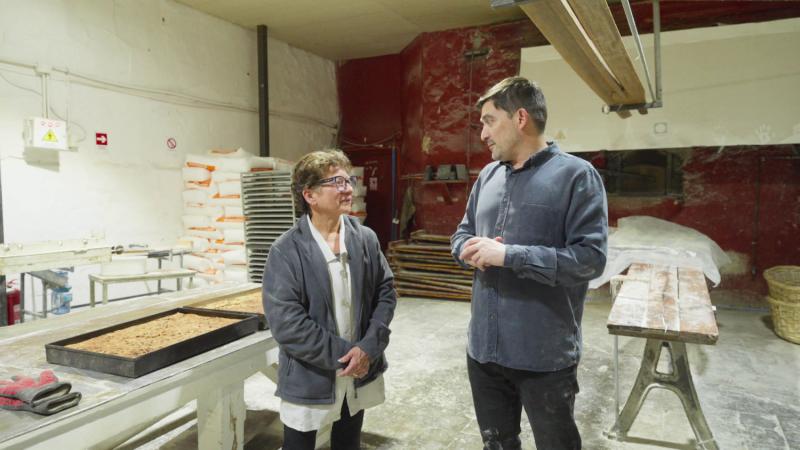Nico Guzmán conoce a la dueña de Panadería La Superior / 13C