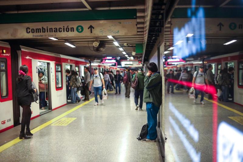 Metro de Santiago - Agencia Uno.