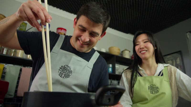 Nico Guzmán y Yingxin He preparan arrollados primavera / 13C
