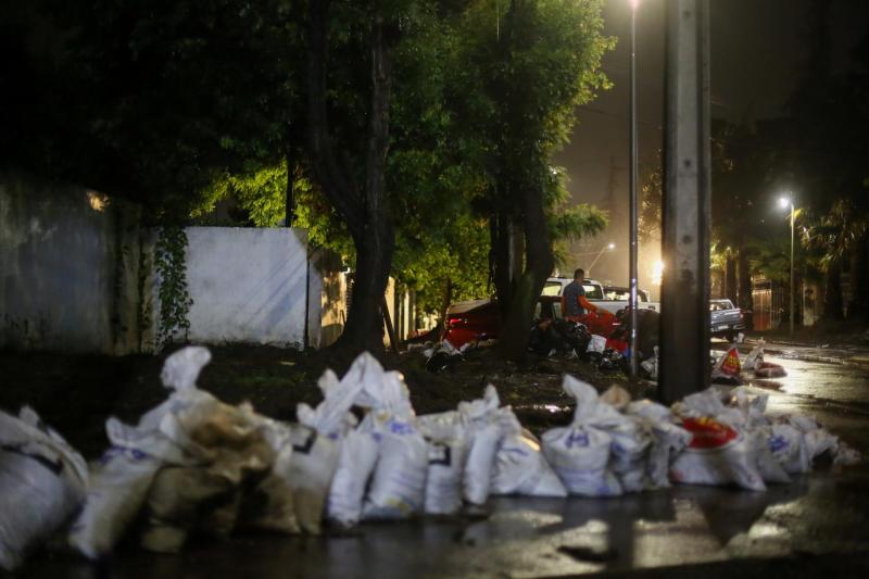 Suspensión de clases por desborde en quebrada Honda - Agencia Uno.