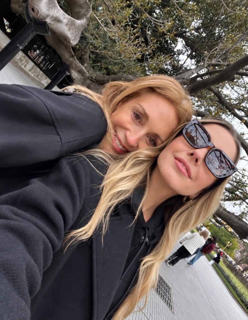 Karen Doggenweiler saluda a su hija mayor en su cumpleaños | Crédito: Instagram @karendtv