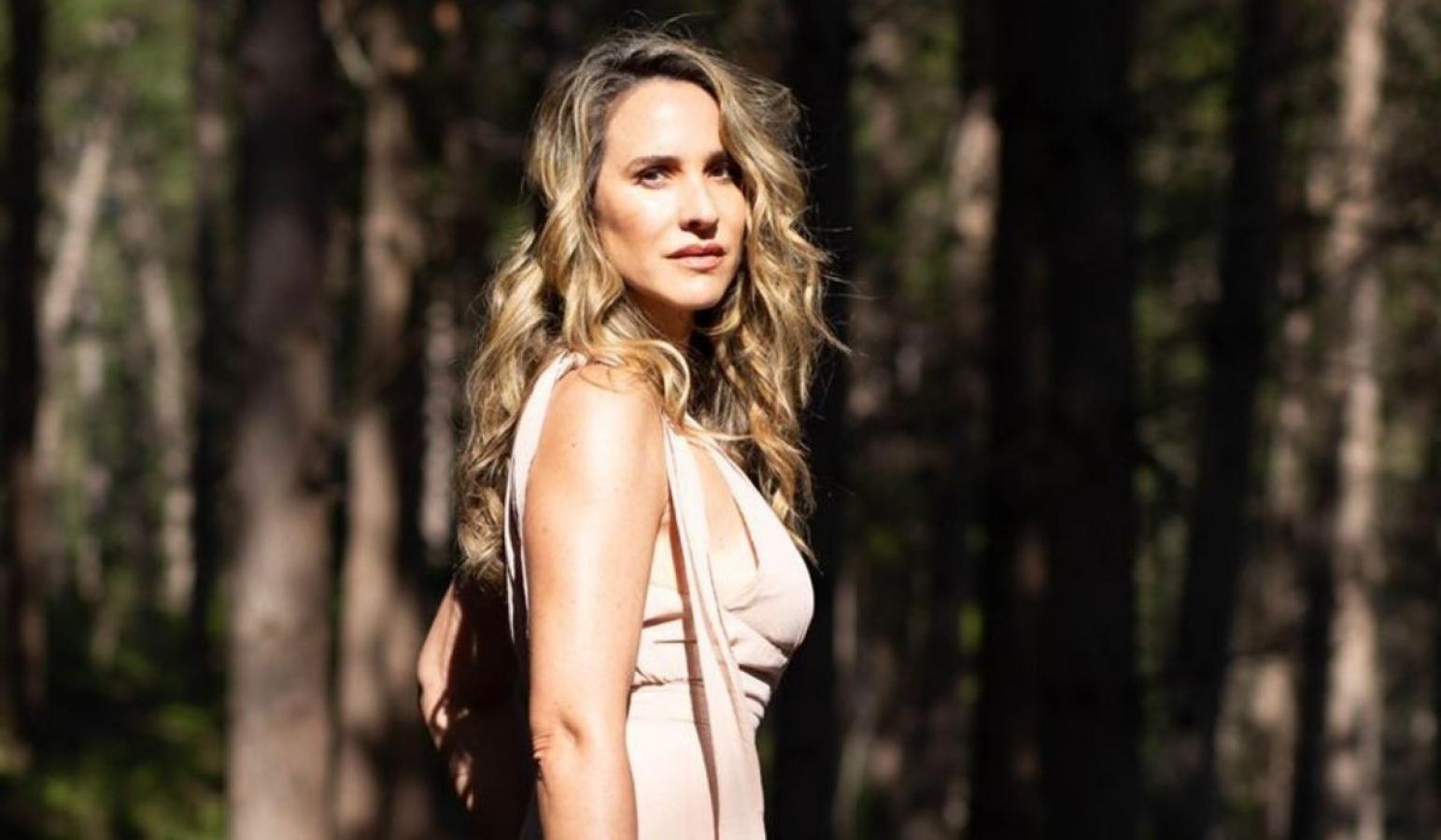 Angélica Castro posa en bikini desde Brasil: genera comentarios