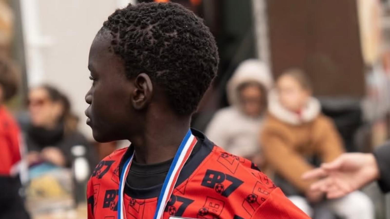8-летний Бенджамин Вакарезза выиграл первый приз в футбольной школе Эстебана Пaredes