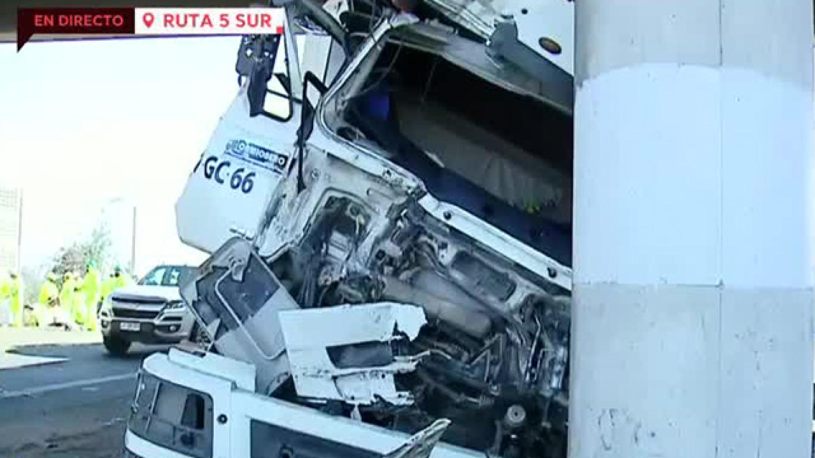 Impactante choque entre dos camiones en la Ruta 5 | 13.cl