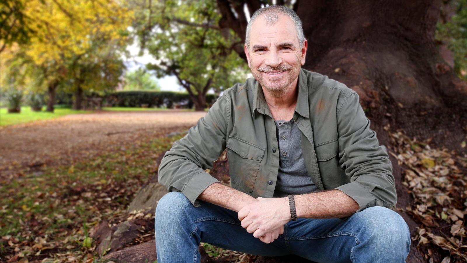 "Estaba cansado de ser el malo": Álvaro Rudolphy vuelve a las teleseries con "Secretos de familia"