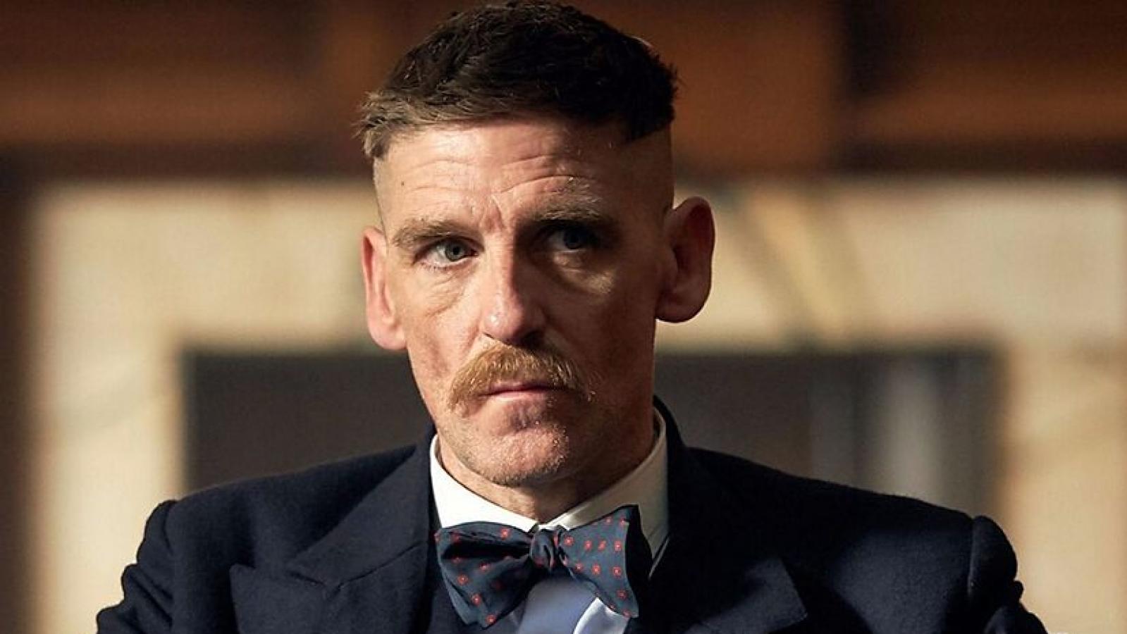 Preocupación mundial por cambio físico de actor de "Peaky Blinders" tras caer en las drogas