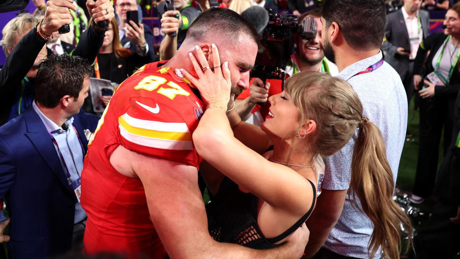 Taylor Swift y Travis Kelce - Créditos: AFP