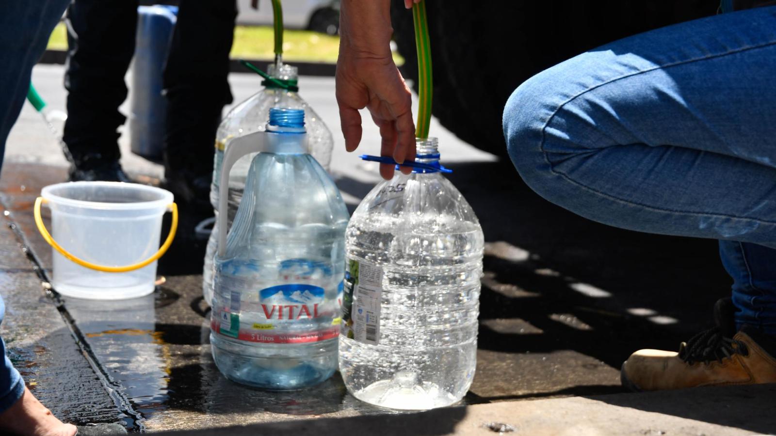 Corte de agua - Créditos: Agencia Uno