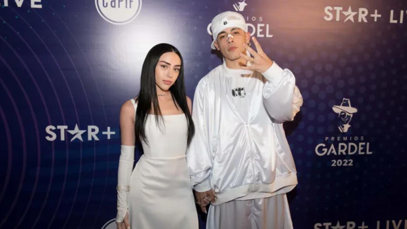 Trueno junto Nicki Nicole - Créditos: Premios Gardel