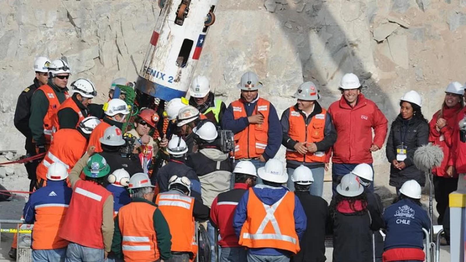 Uno de los 33 mineros recordó con cariño al ex Pdte. Piñera: "Nos devolvió a la vida"