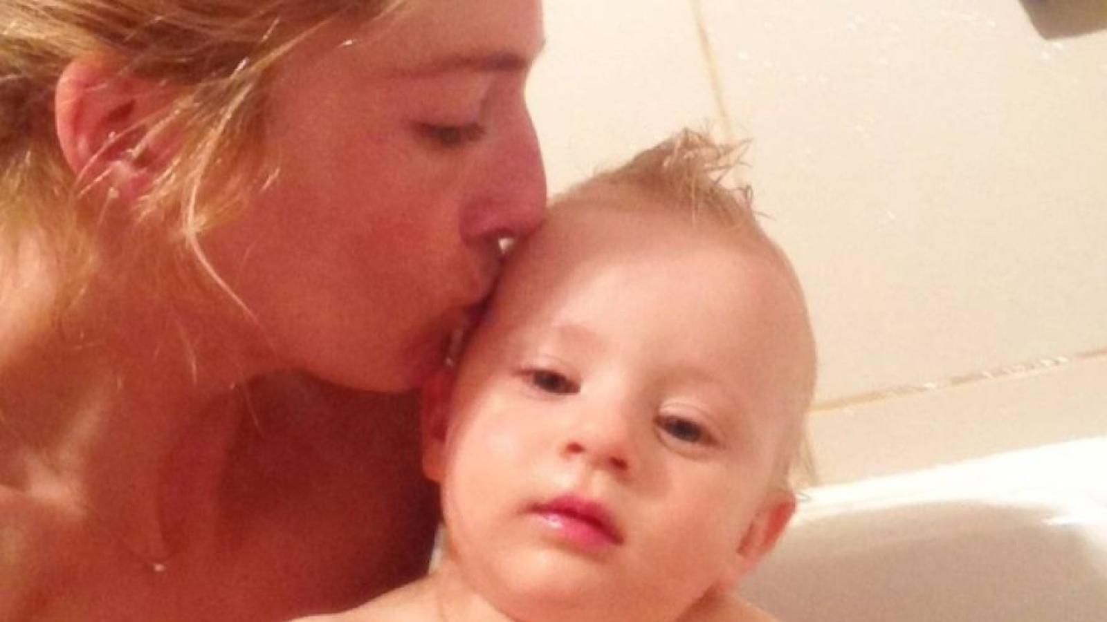 Mane Sweet y su hijo