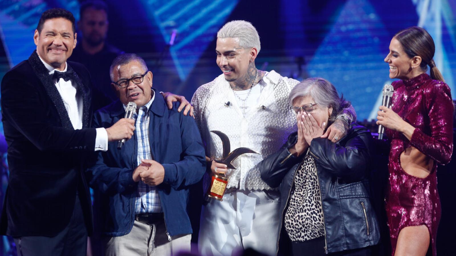 "Es un sueño para él": mamá de Young Cister se emocionó tras entregar Gaviota de Oro a su hijo