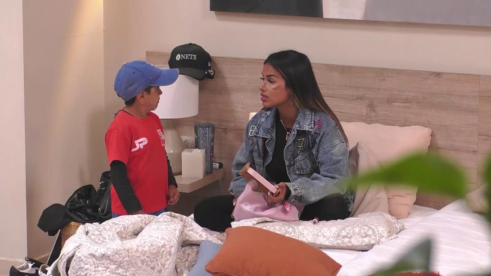 Shirley Arica le dice a Miguelito que no interfiera en Tierra Brava