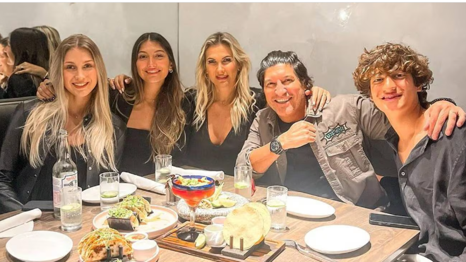 Iván Zamorano y su familia
