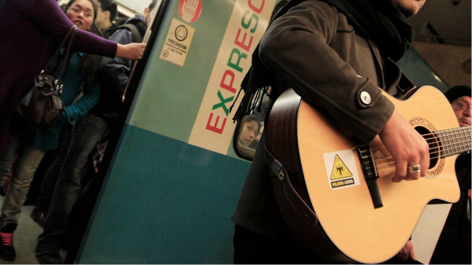 Músicos en el metro