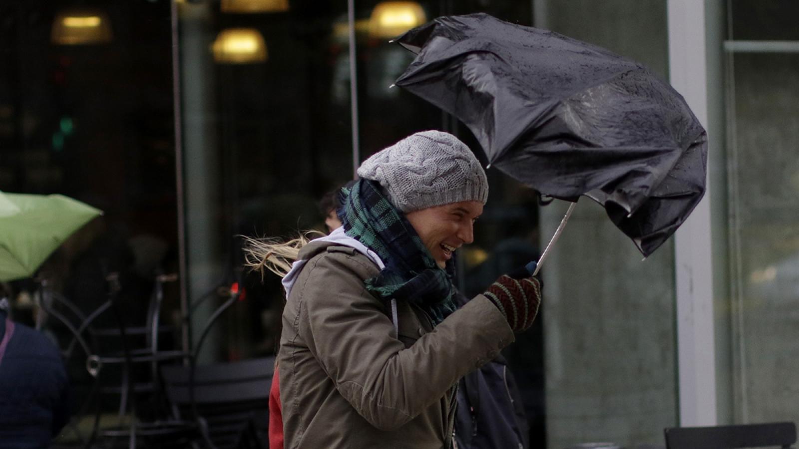 Río atmosférico podría generar ráfagas de viento de hasta 110 km/h en el sur