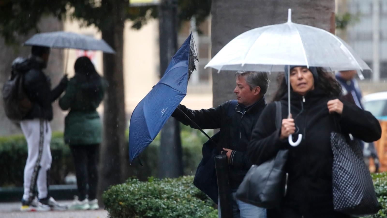 Aviso de tormentas eléctricas en la Región Metropolitana - Créditos: ATON