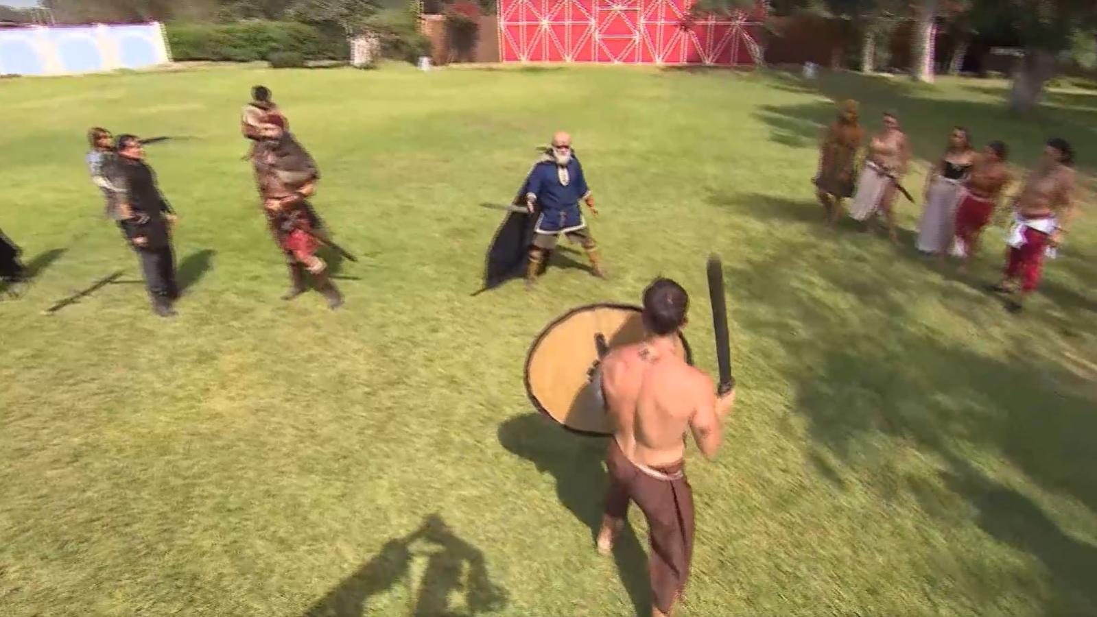 Luis Mateucci combate contra un vikingo en Ganar o Servir