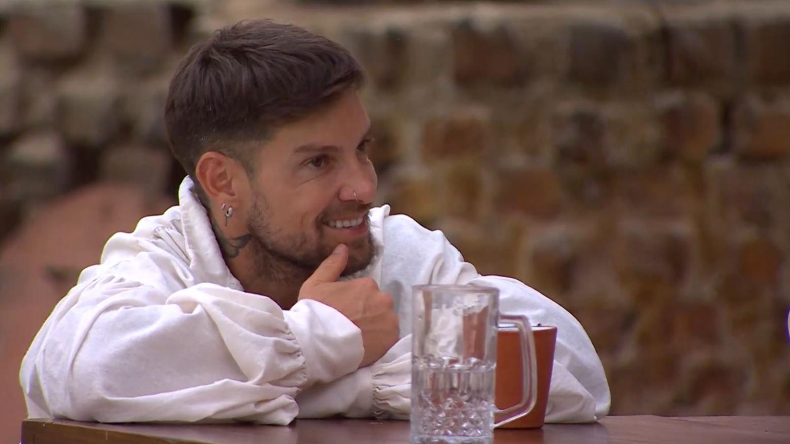 Luis Mateucci es destrozado por Pangal Andrade en Ganar o Servir