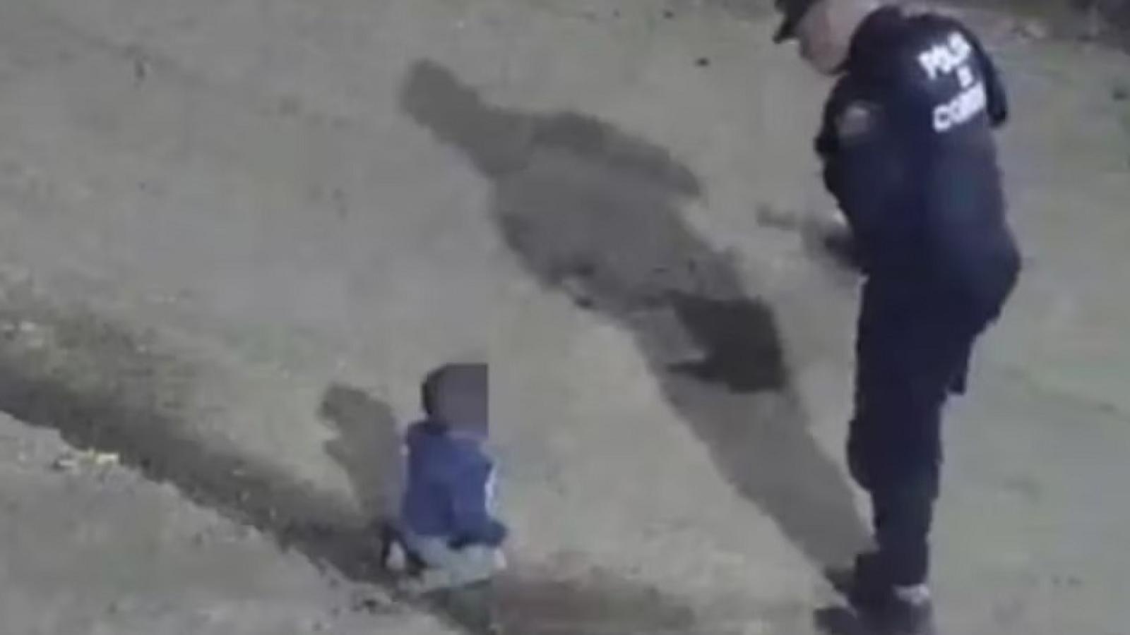 Bebé fue encontrado solo en la calle durante la madrugada 