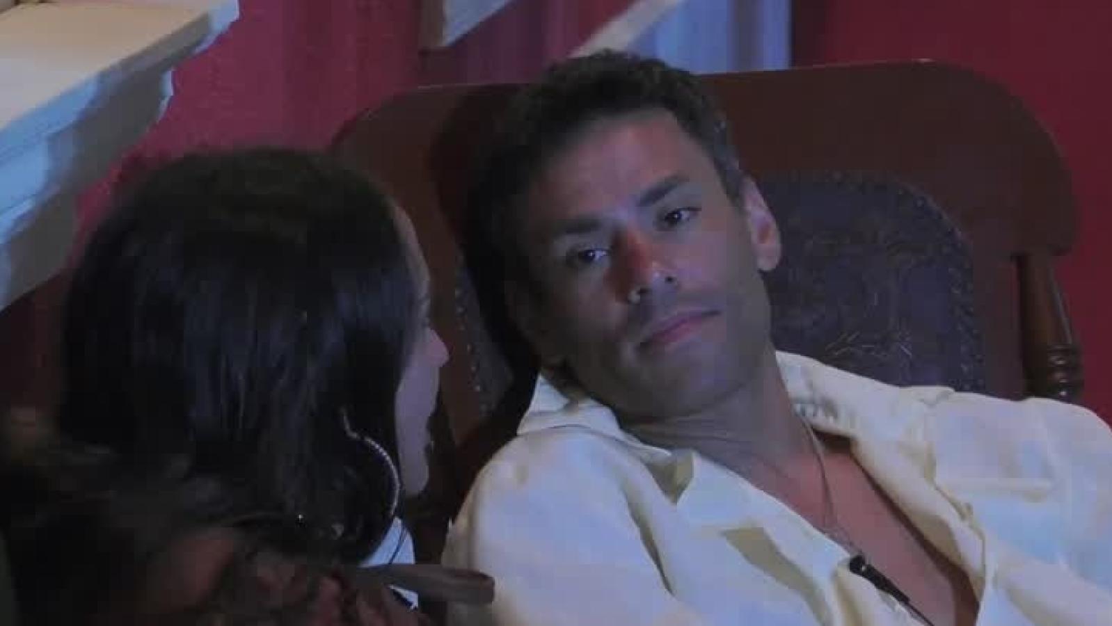 El diálogo entre Blue Mary y Claudio