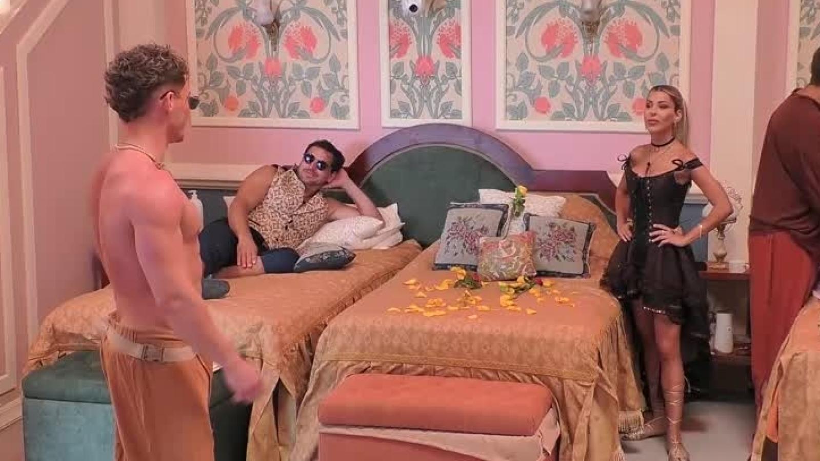 Muy cómodo sirviendo a Oriana se le ha visto a Rai