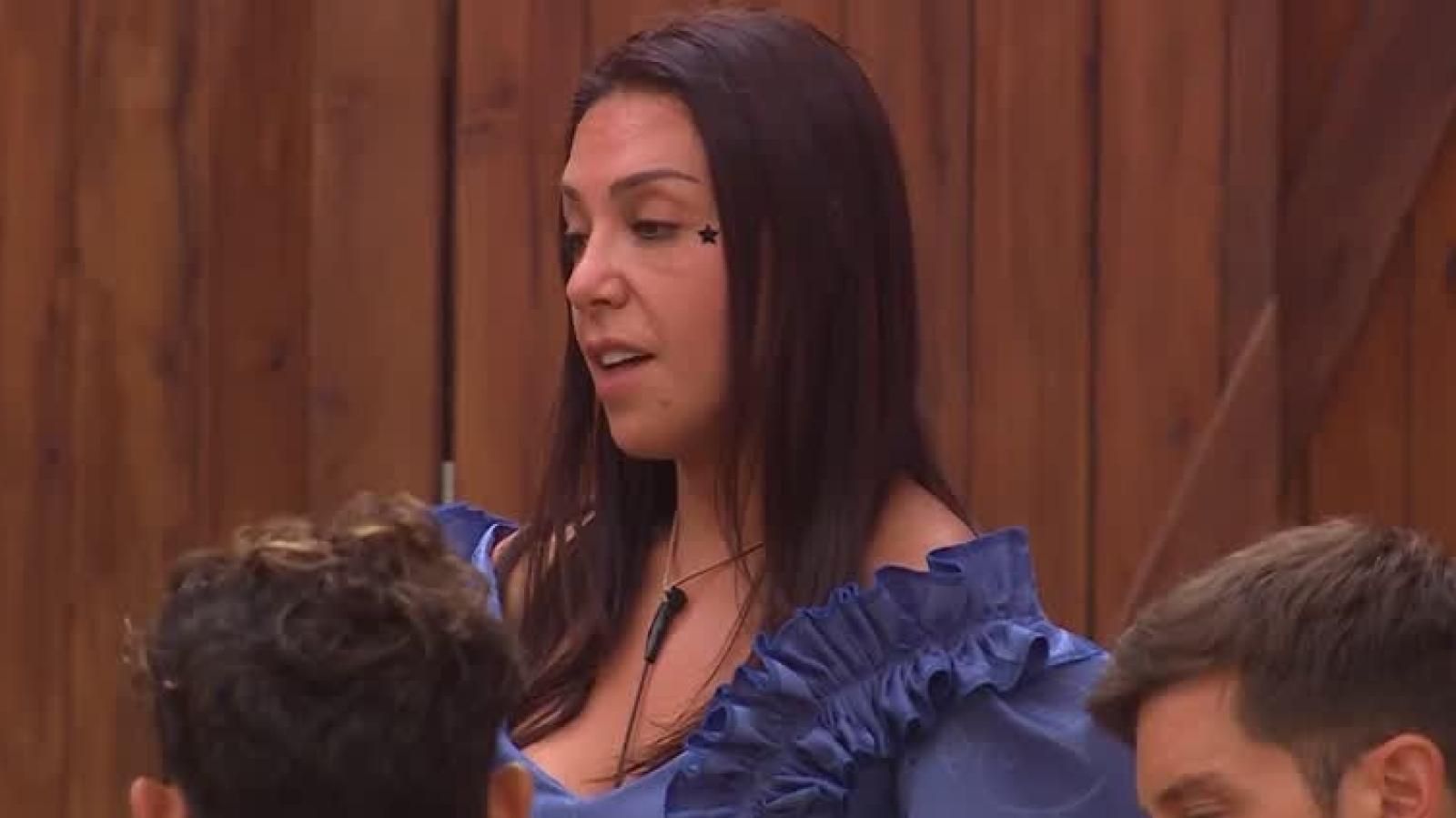 Mariela, inagotable en la tarea de encontrar su amuleto