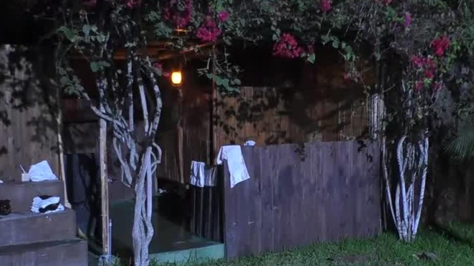 Rai y Gala se escaparon al baño de sirvientes