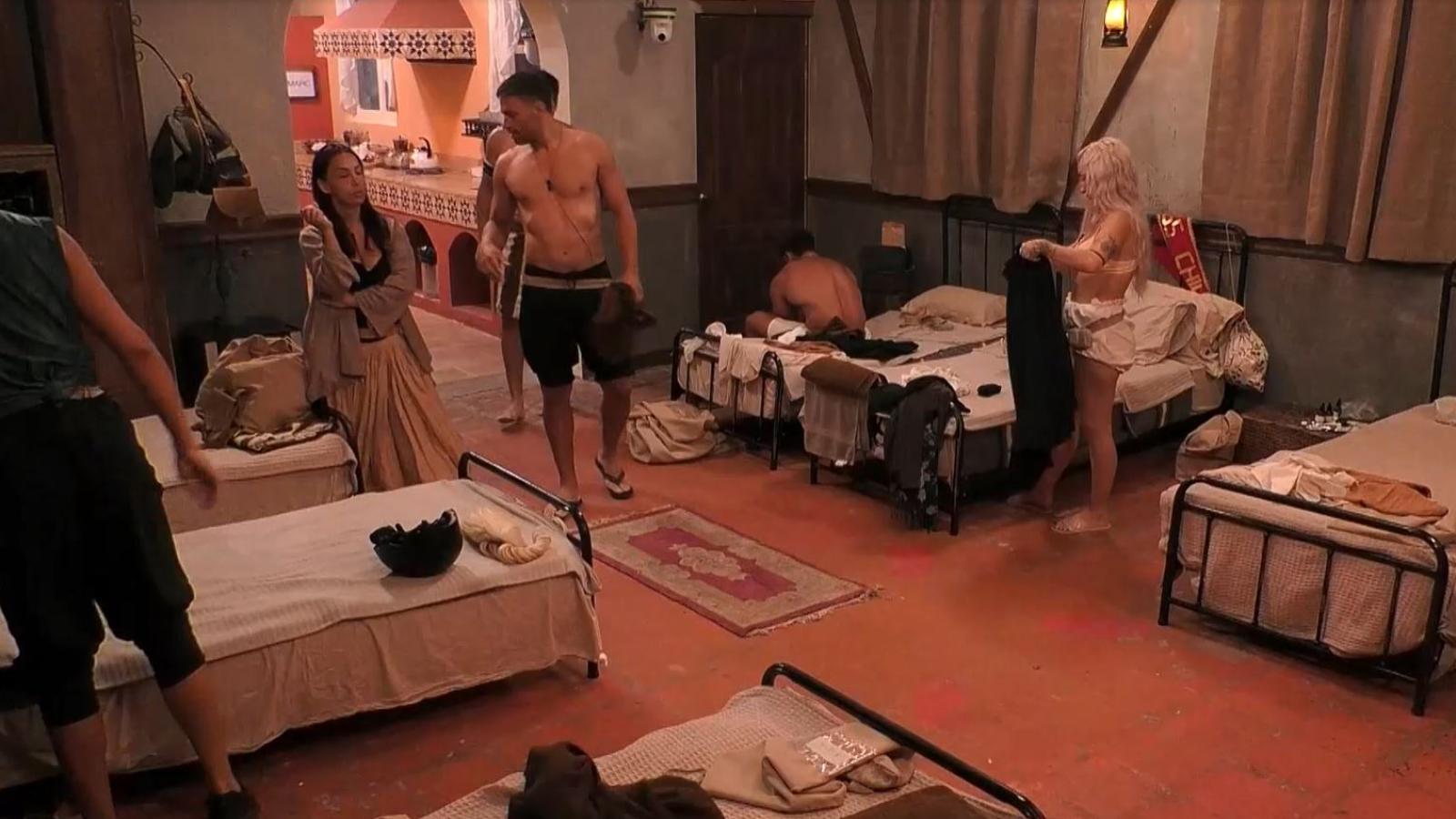 Claudio planea una estrategia con Mariela en Ganar o Servir