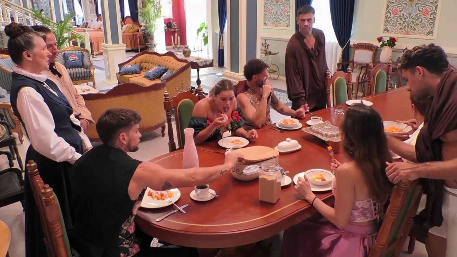 Tenso desayuno Ganar o Servir