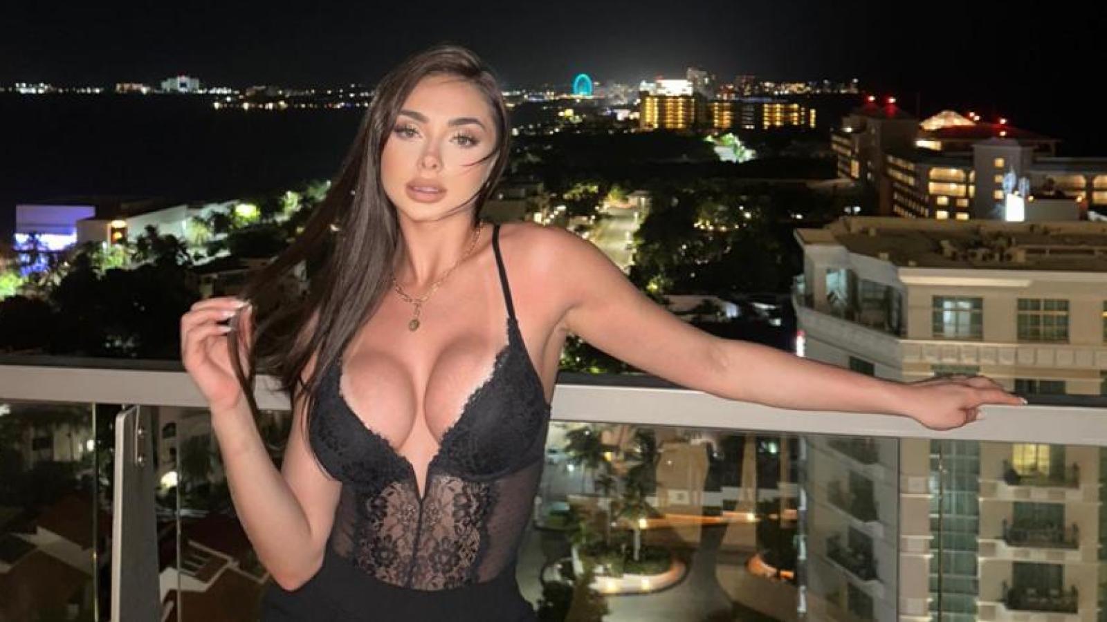 "Mucho destape": Así es el jugado show que realiza Javiera Belén 