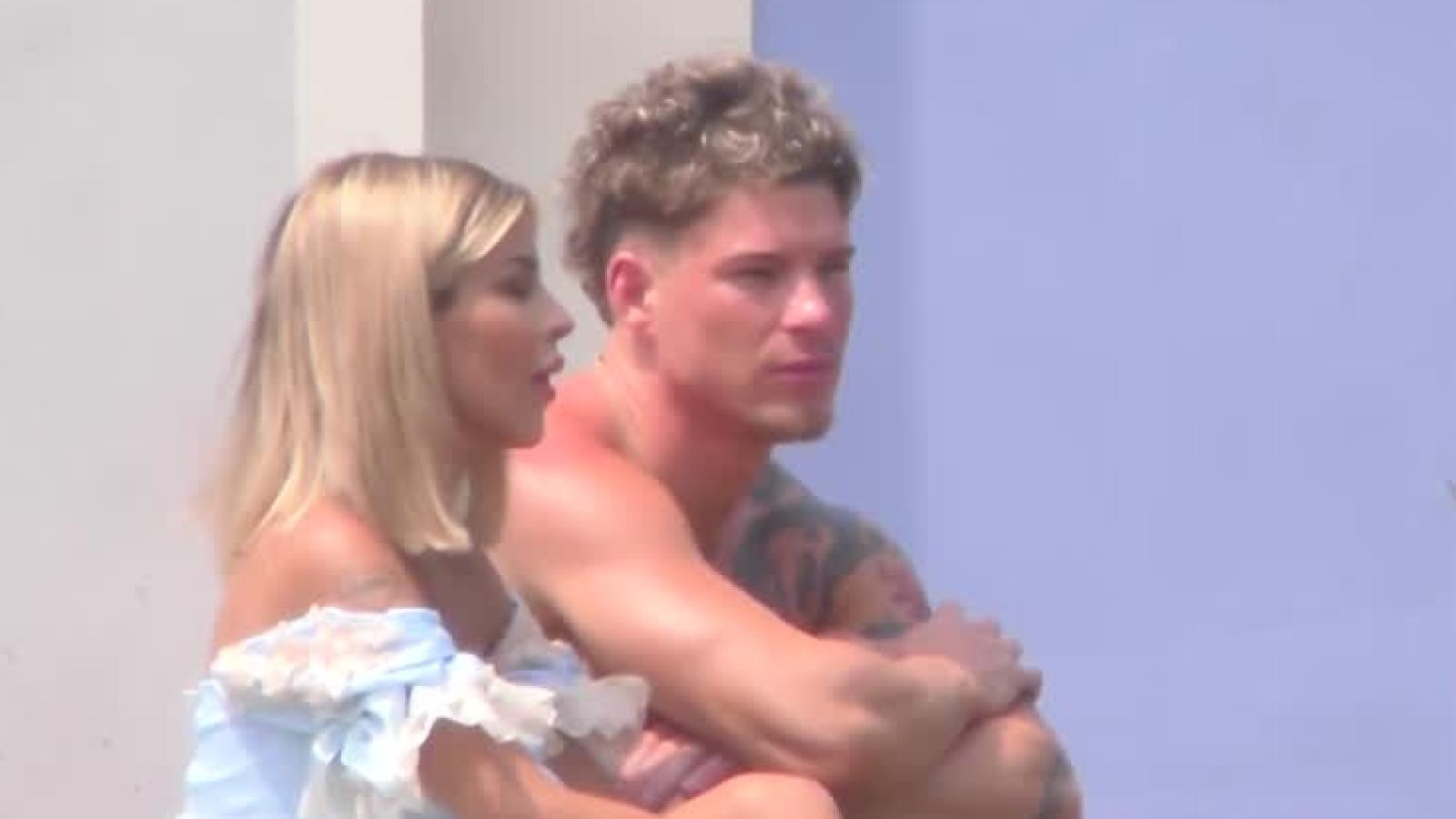 Rai conversando con Oriana.