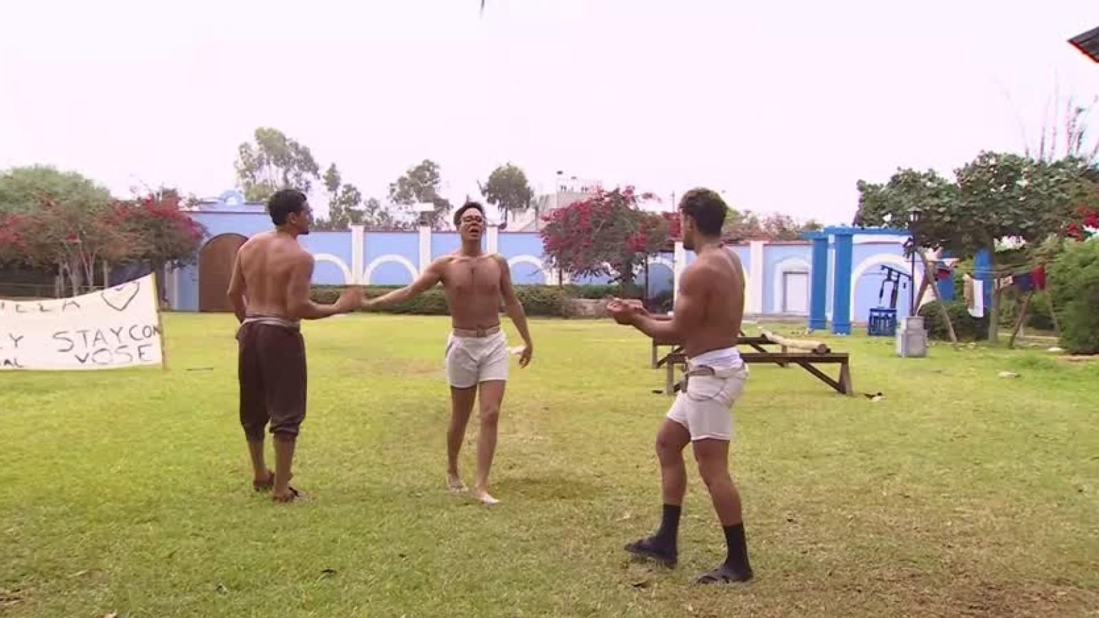 Sabélo puso a prueba sus habilidades físicas con Austin y Pangal.