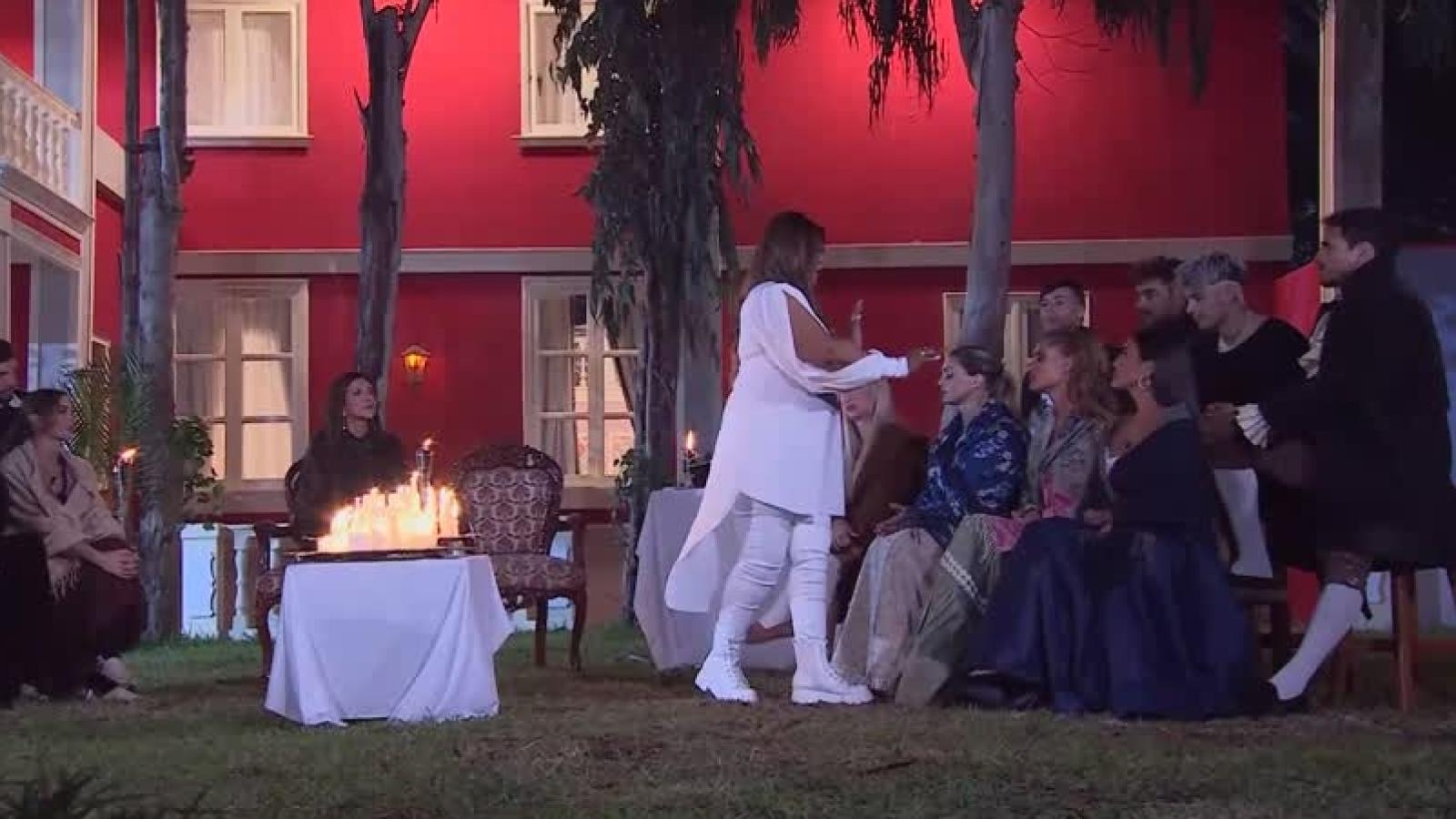 Momentos de tensión, durante la visita de Soraya a Ganar o Servir.