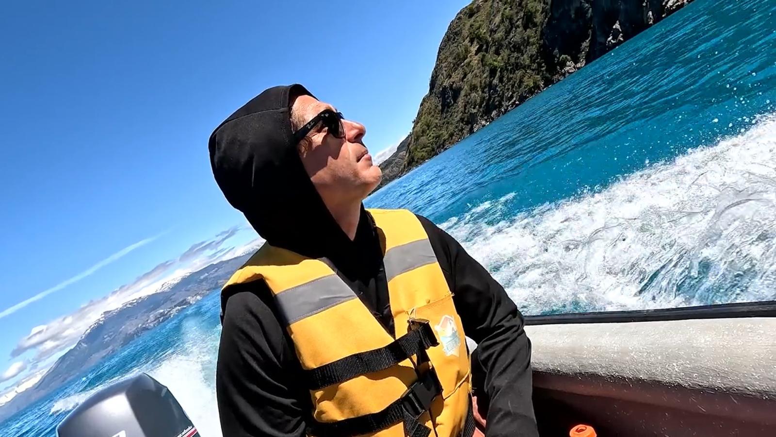 Este sábado en “La Ruta de la Patagonia”: Claudio Iturra explorará los tesoros naturales de la zona austral de Chile