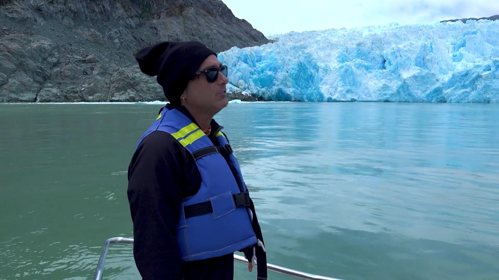 Claudio Iturra en glaciar San Rafael 