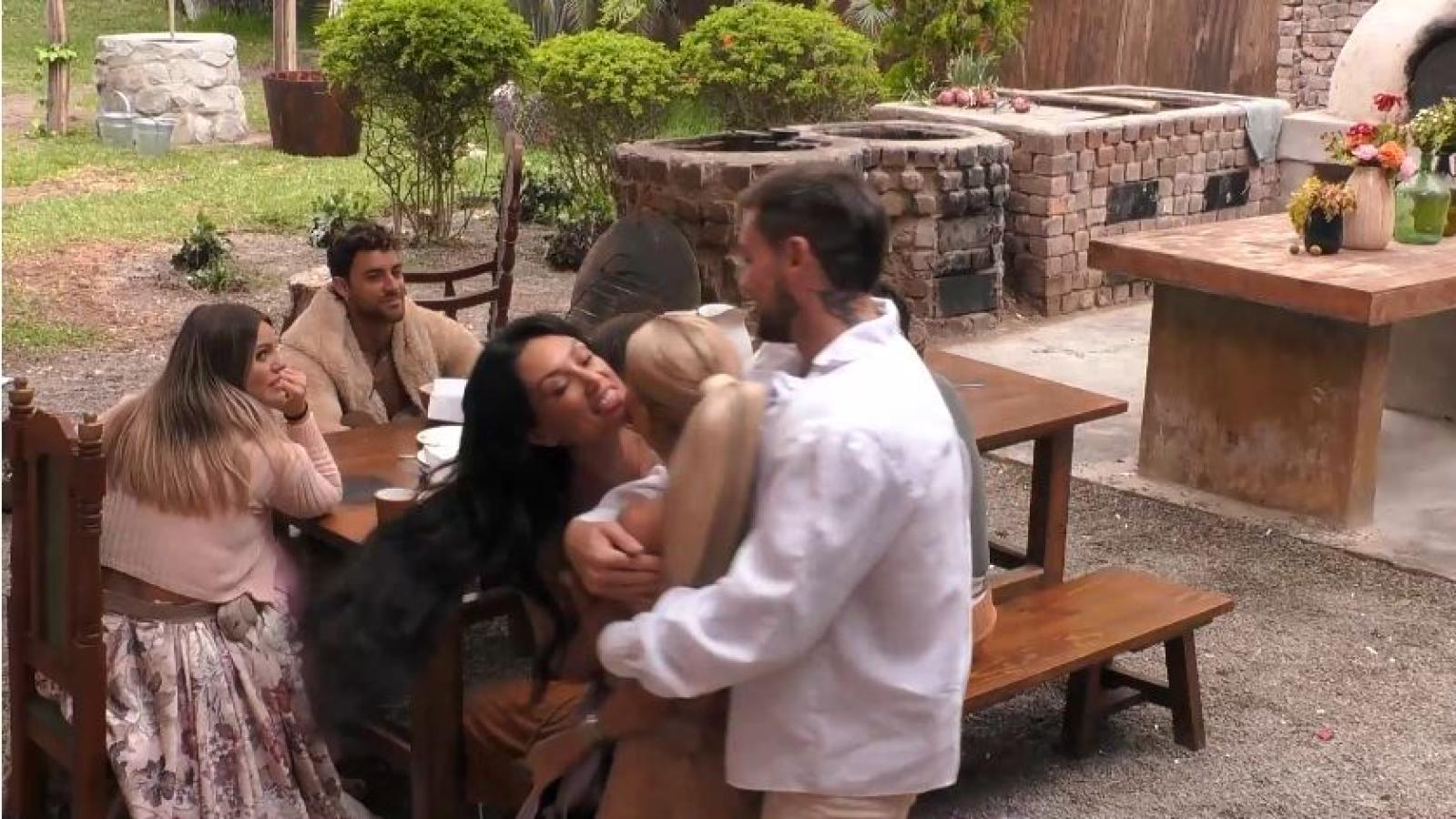 Enfrentamiento Pamela y Oriana