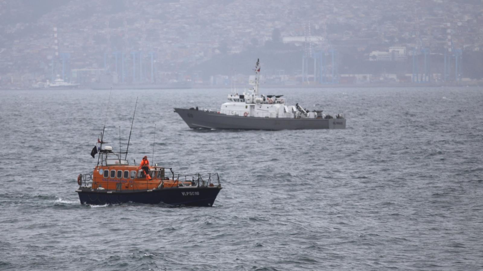 Buscan a niña de 5 años que fue arrastrada por las olas en Viña del Mar - Créditos. ATON