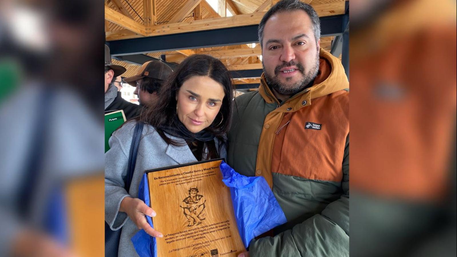 Claudio Iturra obtuvo un doble reconocimiento en el marco del Día Mundial del Turismo