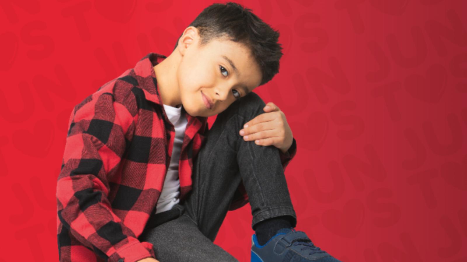 Chris Lindsay, niño embajador de Teletón 2024, y su familia