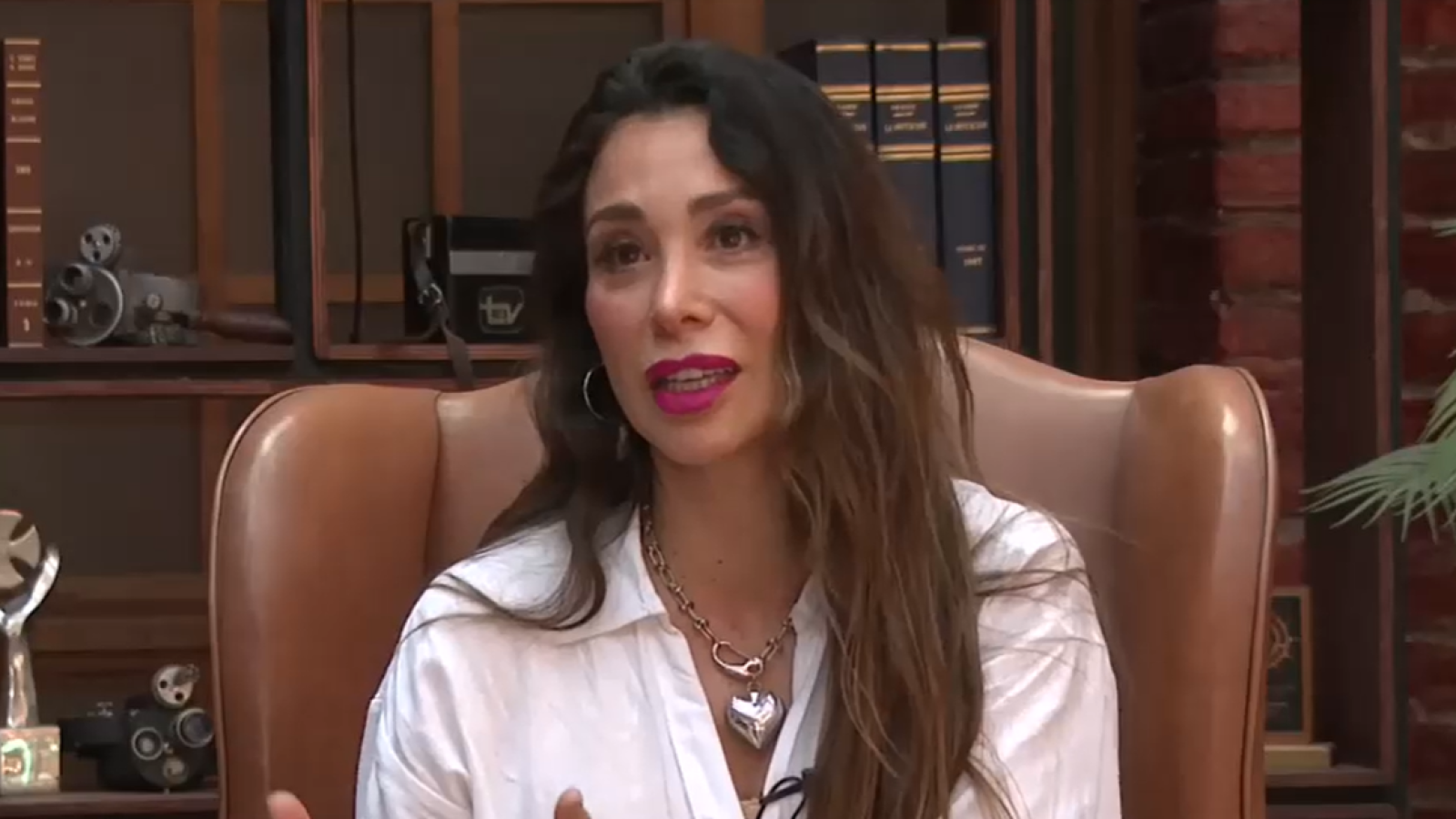 Yamna Lobos