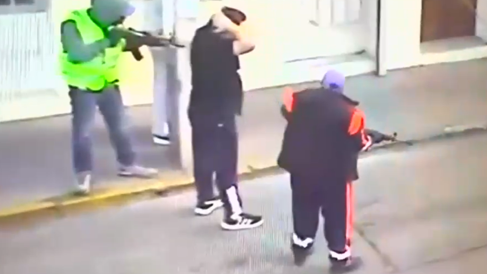 Delincuentes asaltan sucursal de BancoEstado con armamento de guerra en Putaendo: un carabinero resultó herido