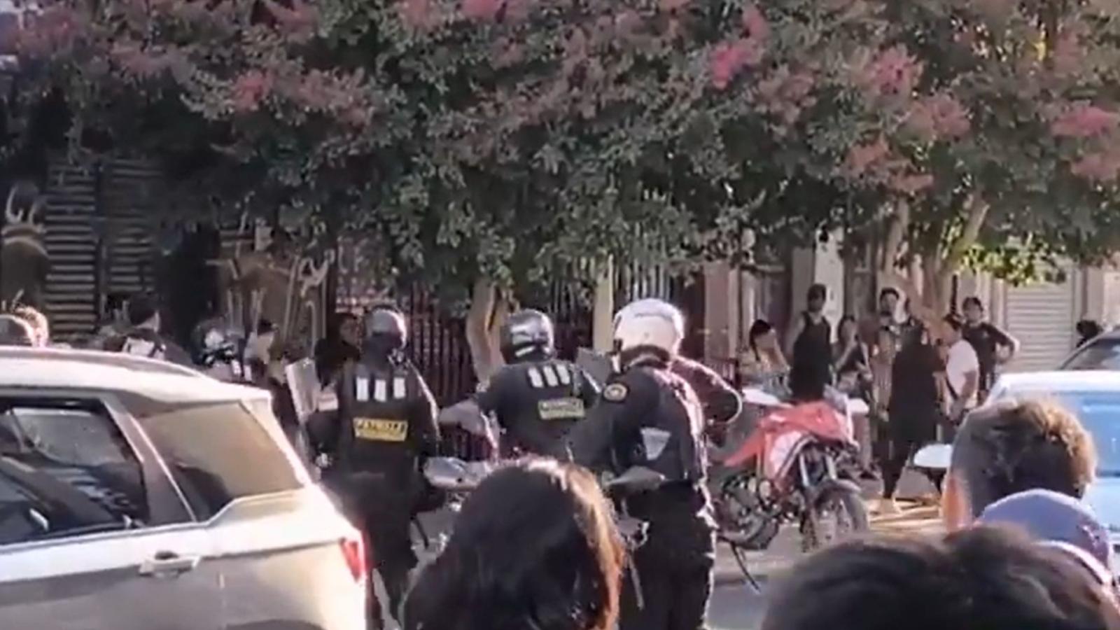 Al menos 20 vendedores ambulantes agredieron a fiscalizadores de Viña del Mar